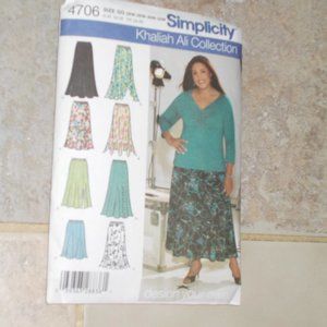 New Simplicity pattern 4706 plus size 26w-28w-30w-32w skirt